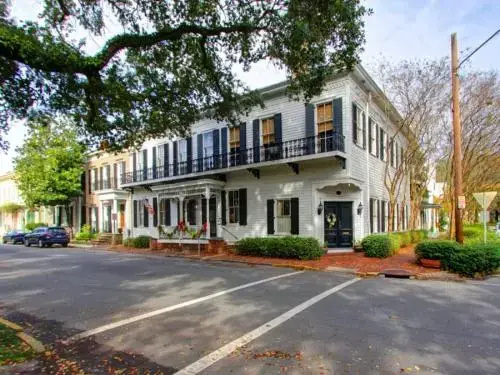 photo 1 of Washington Square Manor