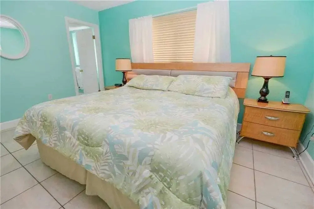 photo 1 of Waves-16 - Waves 16 1 Bdrm Beautiful Cond One-bedroom Apartment