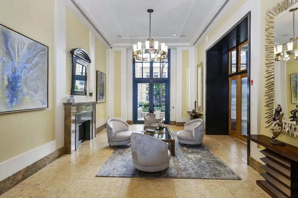 photo 1 of We Host Incredible Apt In Pentagon City