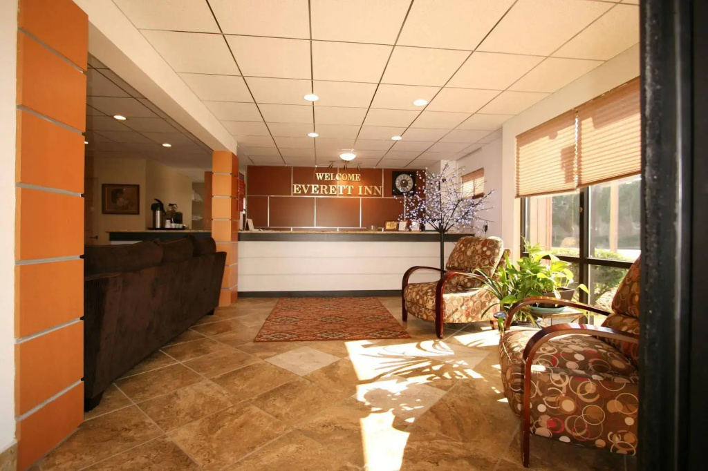 photo 1 of Welcome Everett Inn