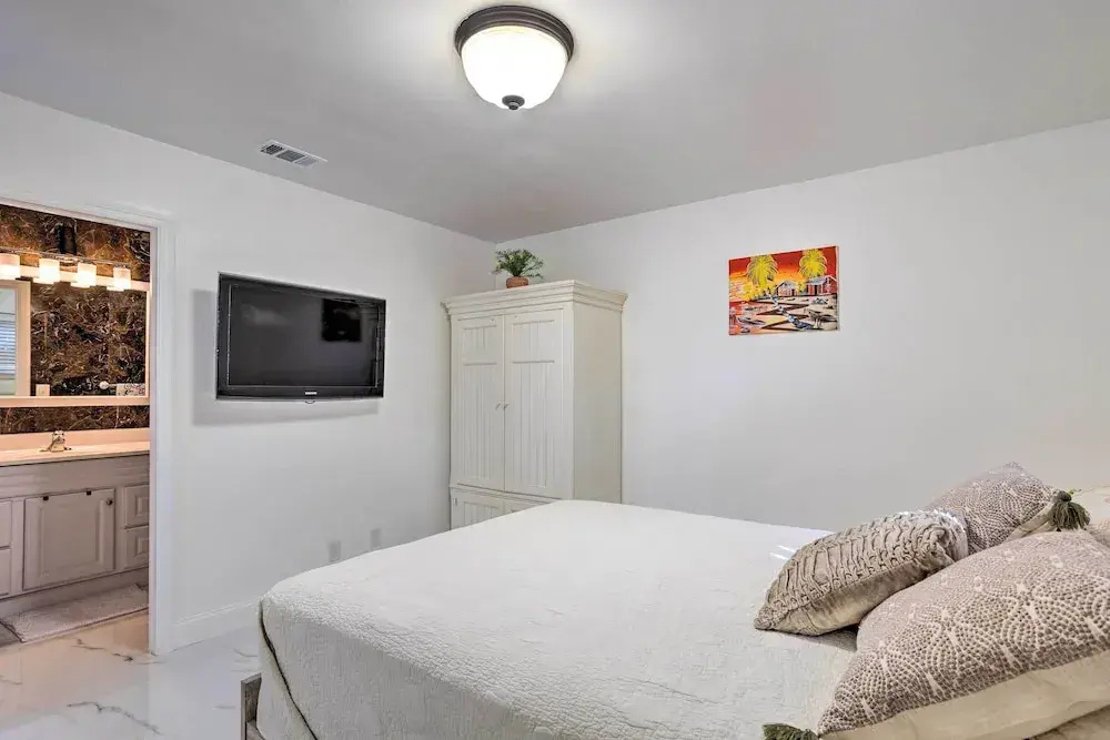 photo 1 of West Palm Beach Apartment 3 Mi to Shore!