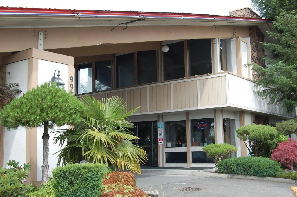photo 1 of Western Inn Lakewood Tacoma