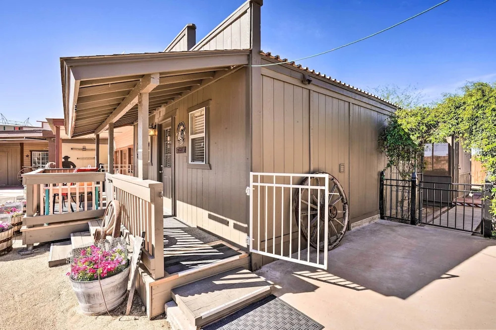 photo 1 of Western-style Phoenix Home: 15 Mi to Lake Pleasant