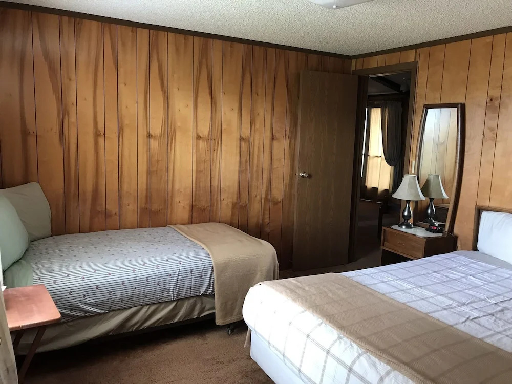 photo 1 of White Eagle Inn