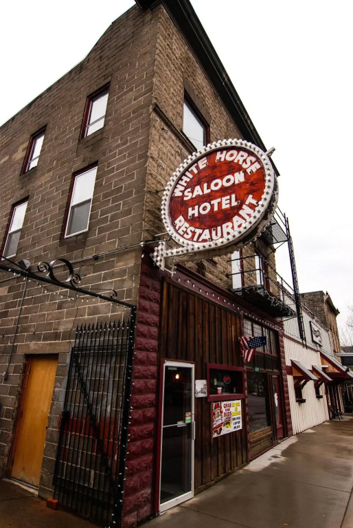 photo 1 of White Horse Hotel