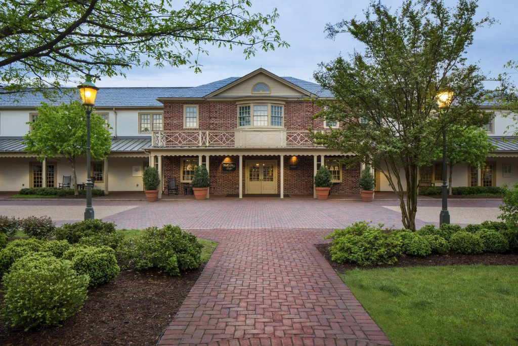 photo 1 of Williamsburg Lodge, Autograph Collection