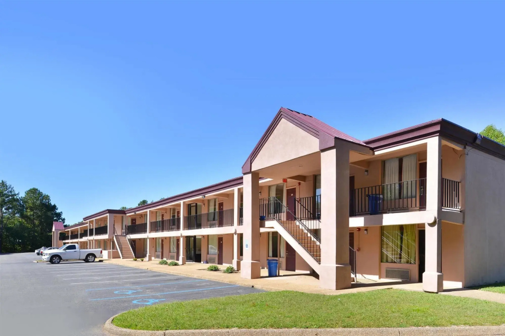 photo 1 of Americas Best Value Inn - Williamsburg/Lightfoot Area