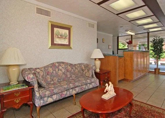 photo 1 of Williamsburg Travel Inn