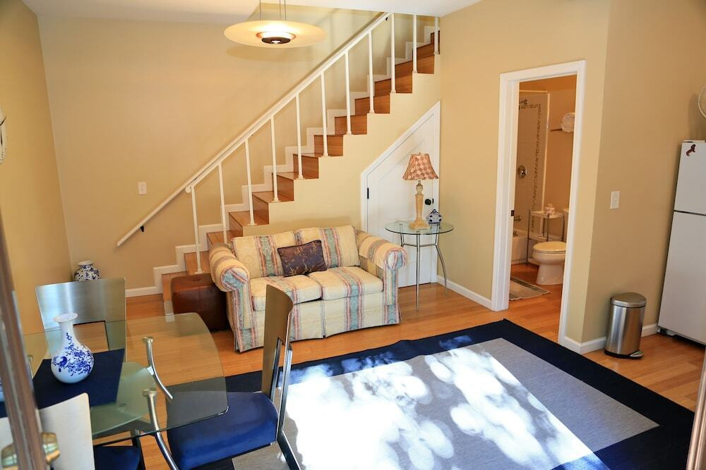photo 1 of Wilshire Vista One Bedroom Vacation House - RUD 82201