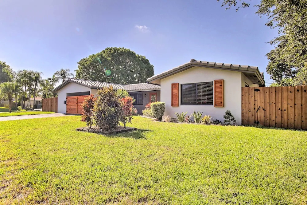 photo 1 of Wilton Manors Home w/ Pool ~ 4 Mi to Beach!