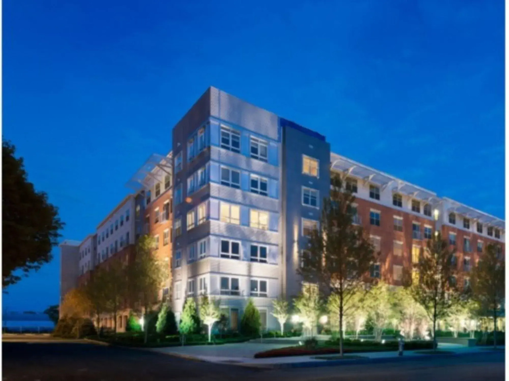 photo 1 of Windsor at Cambridge Park by Global Luxury Suites
