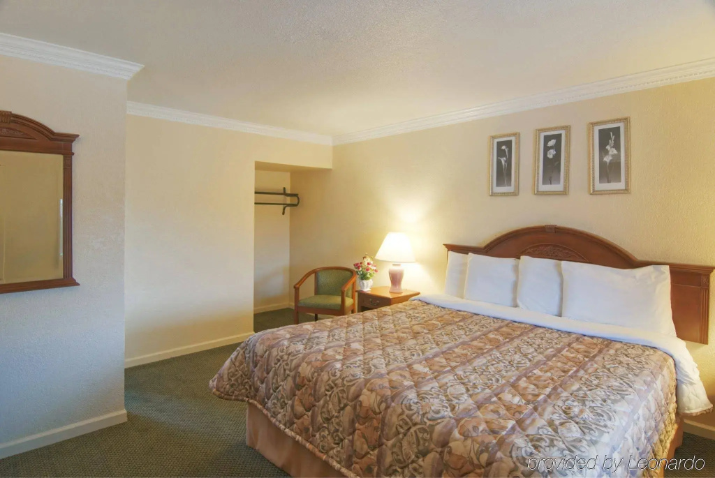 photo 1 of Wine Valley Lodge