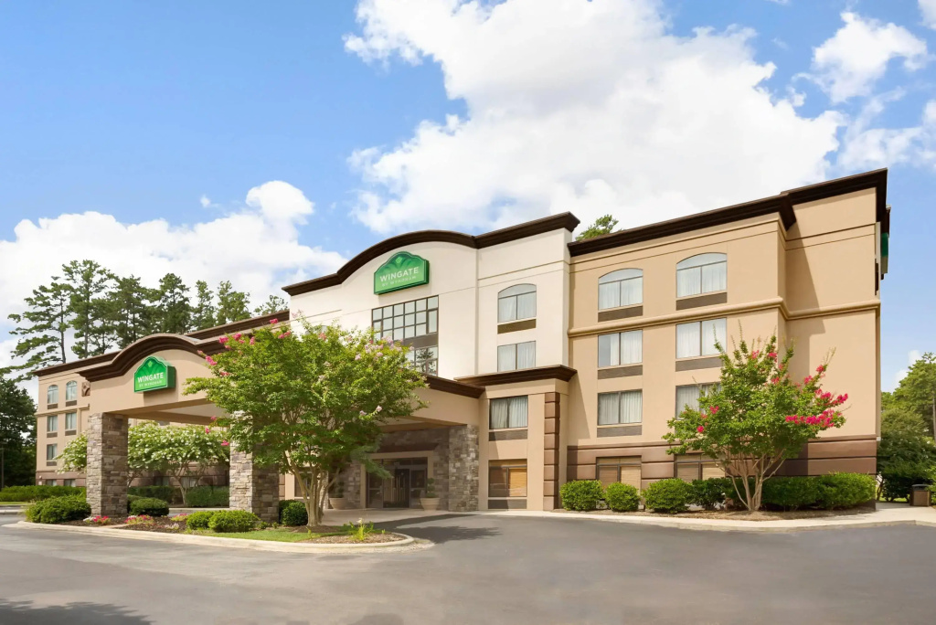 photo 1 of Wingate by Wyndham Raleigh Durham Airport RTP