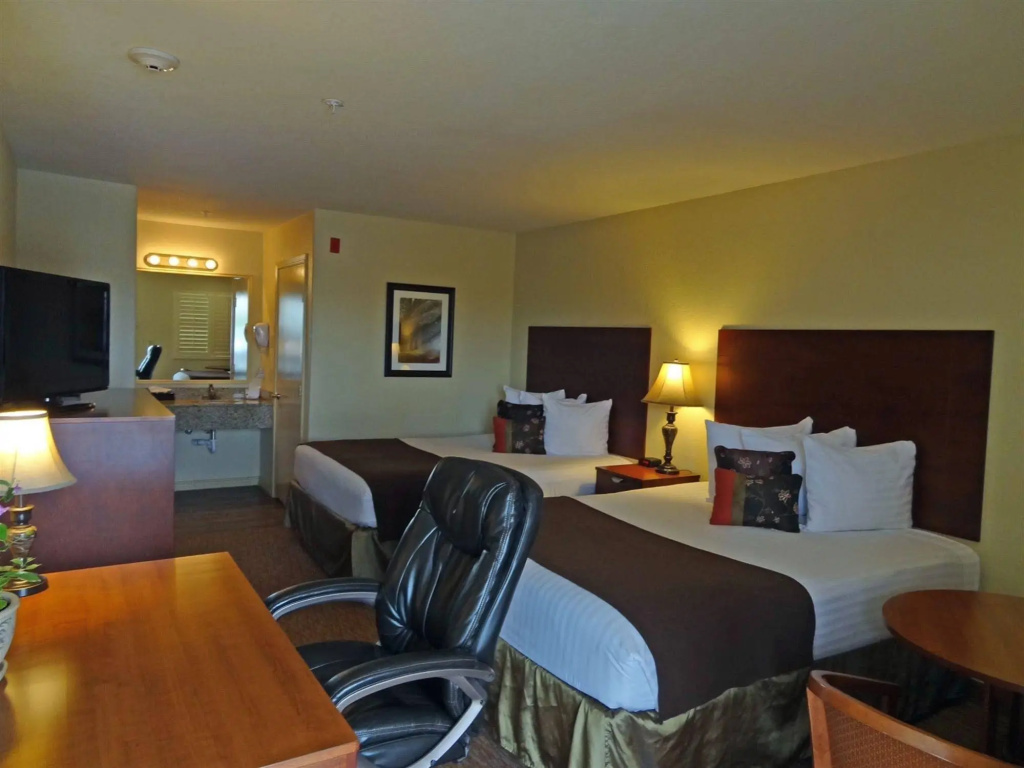 photo 1 of Wintergarden Inn