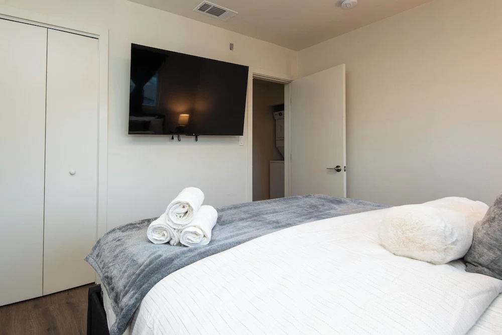 photo 1 of Wonderful 2-BR Apt Near Dodger