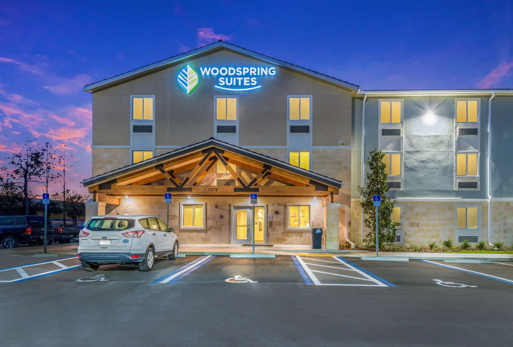 photo 1 of WoodSpring Suites Bradenton