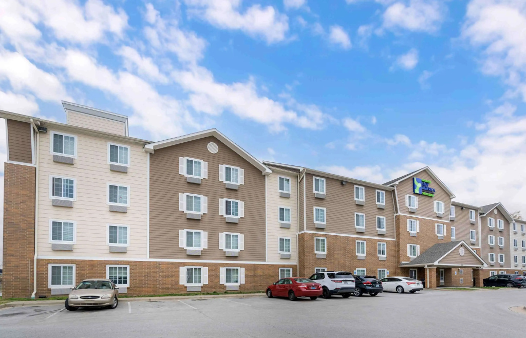 photo 1 of Extended Stay America Select Suites - Louisville - Airport
