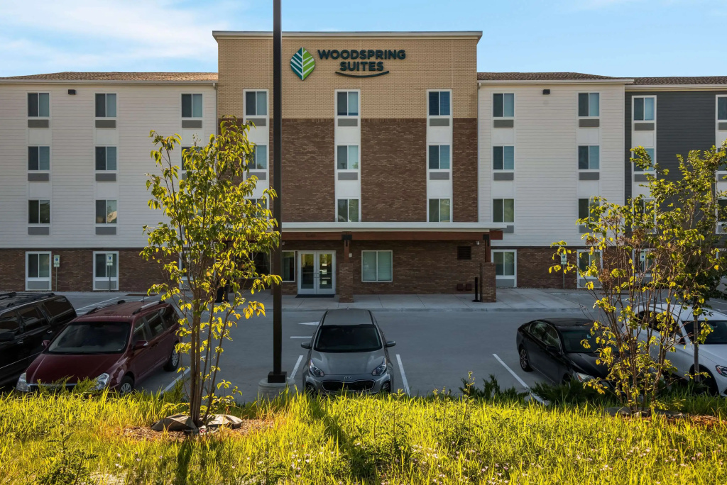 photo 1 of Woodspring Suites Milwaukee - Menomonee Falls