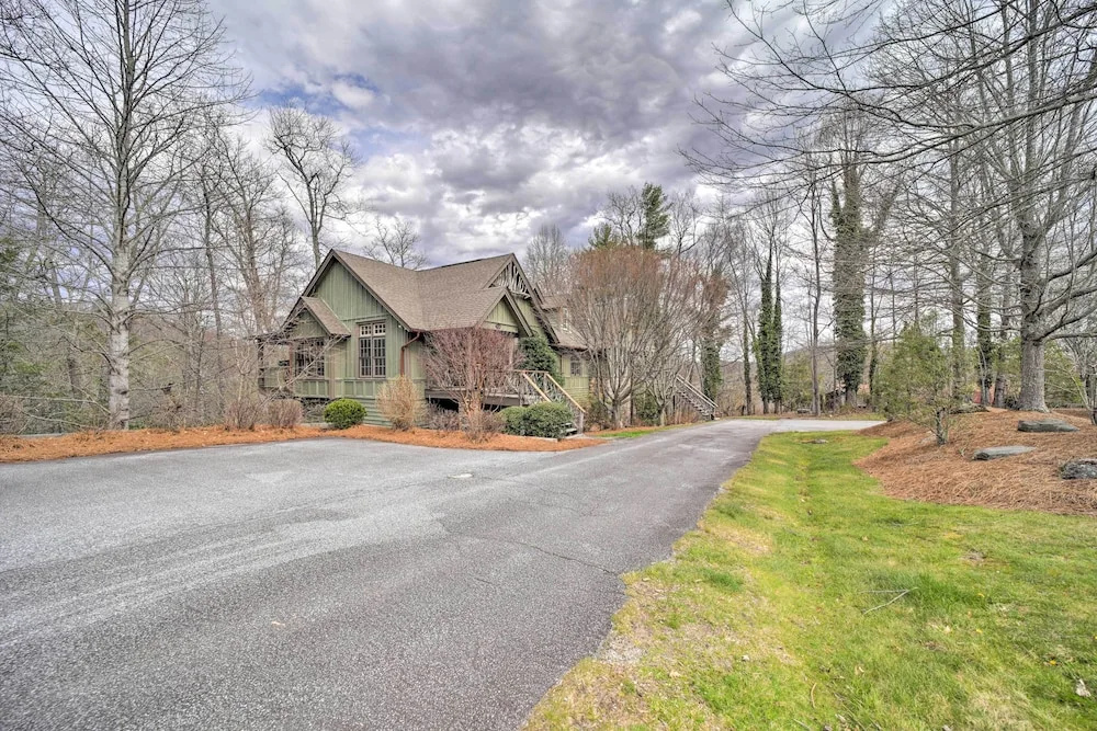 photo 1 of Woodsy Smoky Mtn Hideaway w/ Grill & Views!