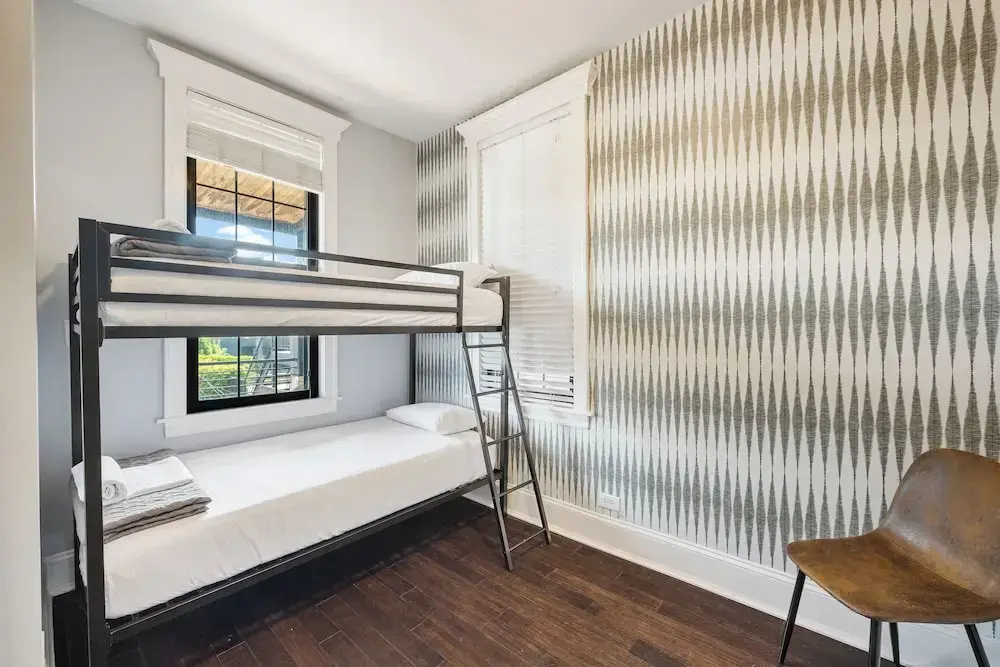 photo 1 of Wrigleyville Suites