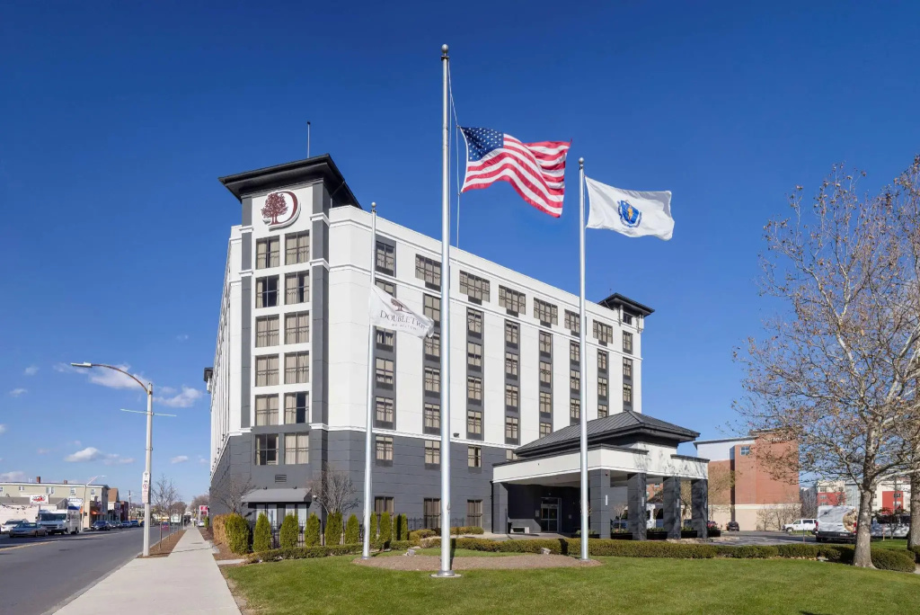 photo 1 of Doubletree By Hilton Boston Logan Airport Chelsea