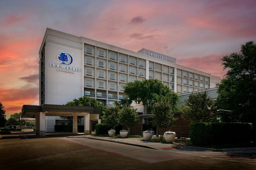 photo 1 of DoubleTree by Hilton Hotel Dallas – Love Field