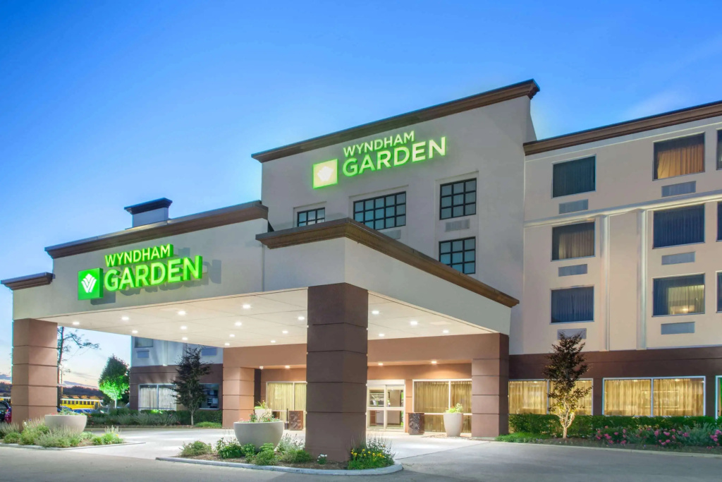 photo 1 of Wyndham Garden Elk Grove Village/O'Hare