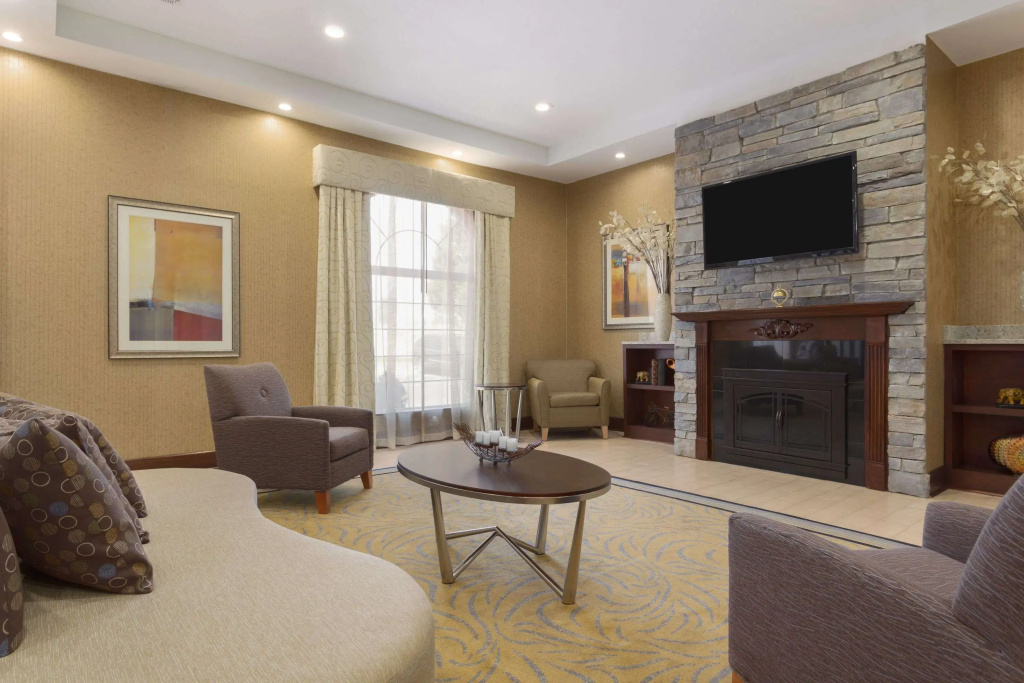 photo 1 of Wyndham Garden Grand Rapids Airport
