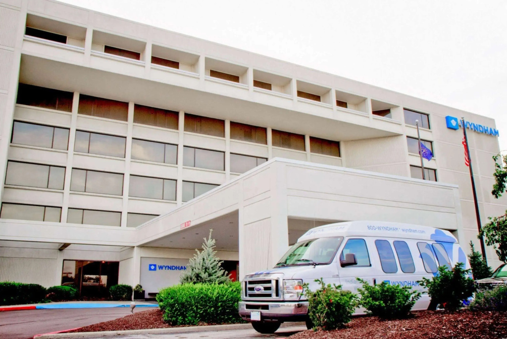 photo 1 of Wyndham Indianapolis Airport