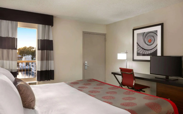 Standard Double room with water view