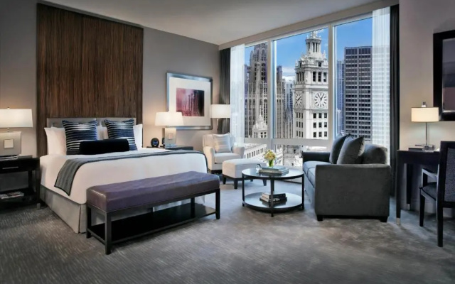 2 Bedrooms Premier Suite with lake view