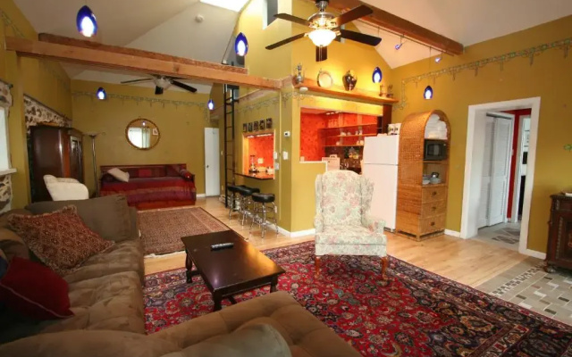 Standard Family room with garden view