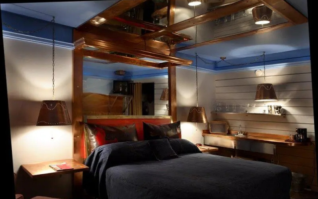 Signature Quadruple room