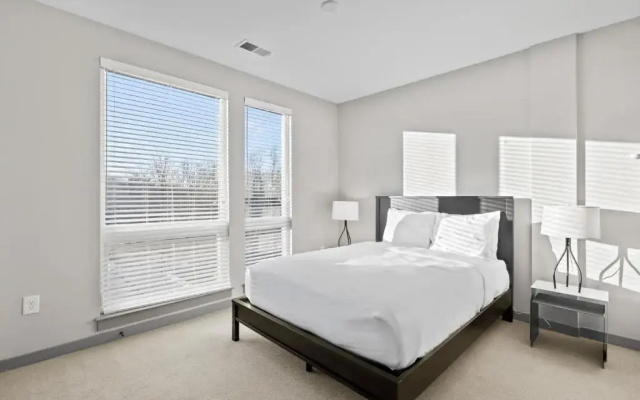 3 Bedrooms Apartment