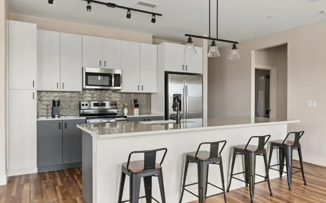 2 Bedrooms Apartment