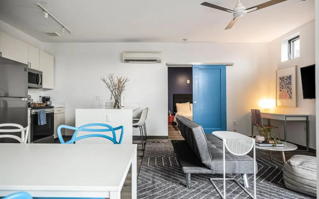 2 Bedrooms Apartment