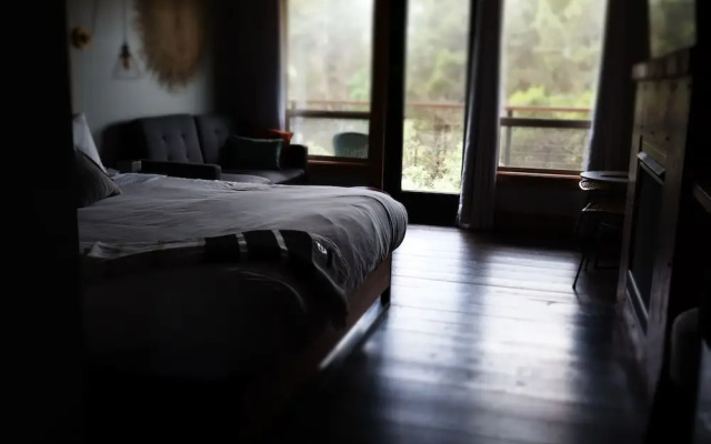 Suite with balcony