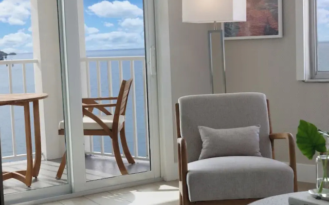 2 Bedrooms Premier Suite with balcony