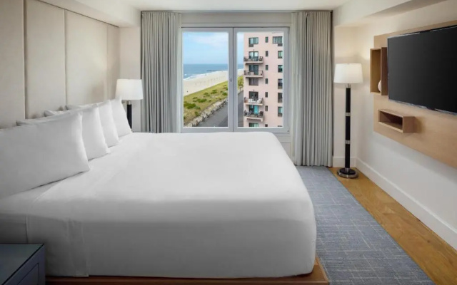 Double Suite with partial beach view