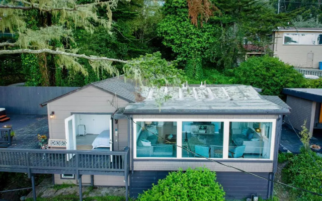 4 Bedrooms Cottage