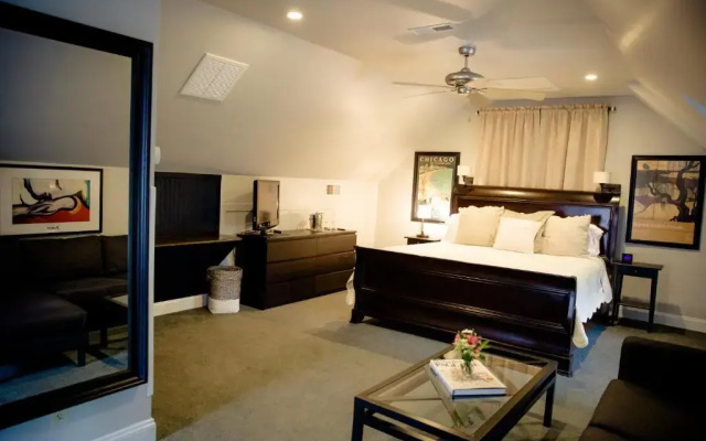 Deluxe Suite