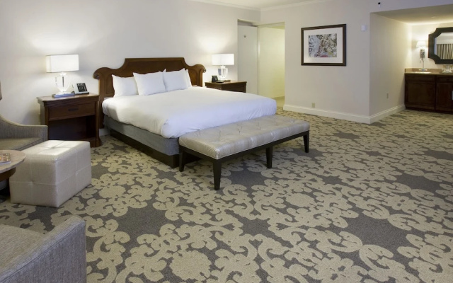 Premium Parlor Suite