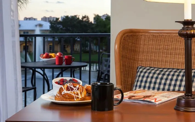 Deluxe Quadruple room with balcony and with city view