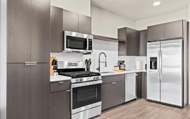3 Bedrooms Apartment
