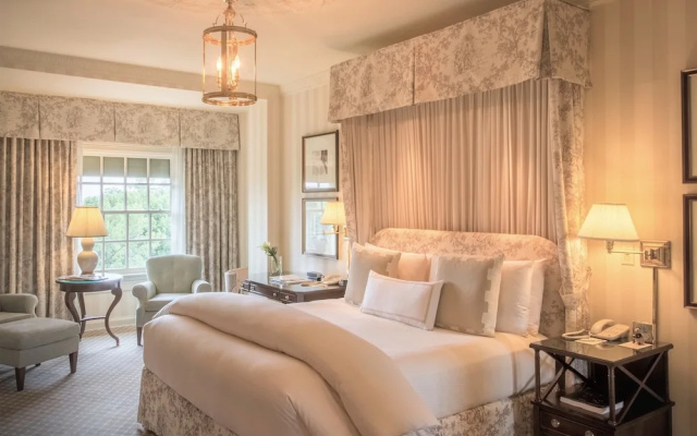 Premier room