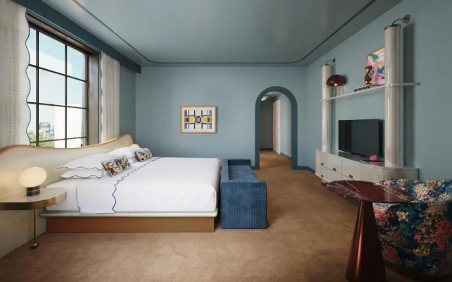 Deluxe Suite