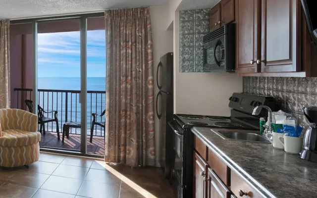Executive Suite with balcony and oceanfront