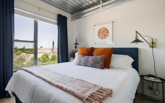 2 Bedrooms Apartment
