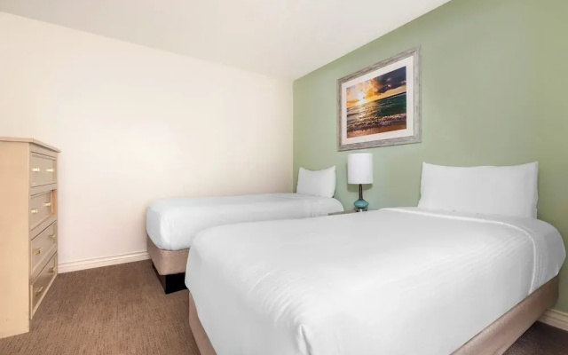 2 Bedrooms Quadruple Suite with balcony and with ocean view