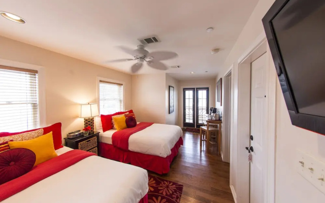 Deluxe Quadruple room with balcony